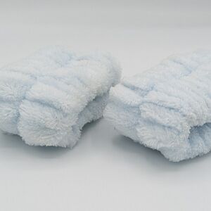 Fluffy Blue Wristbands Water Catchers